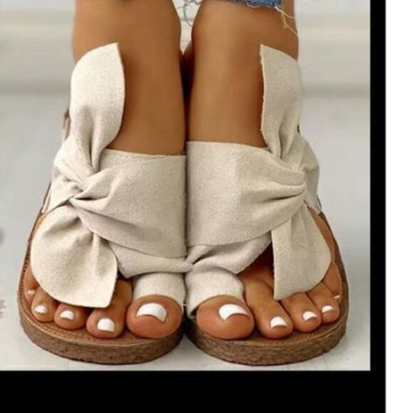 Beautiful twist knot ,toe loop bohemian soft faux-suede material sandals.Size8. - Picture 1 of 10